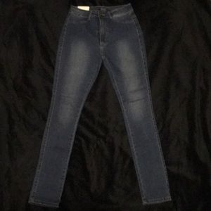 High wasted dark blue fashion nova jeans💙